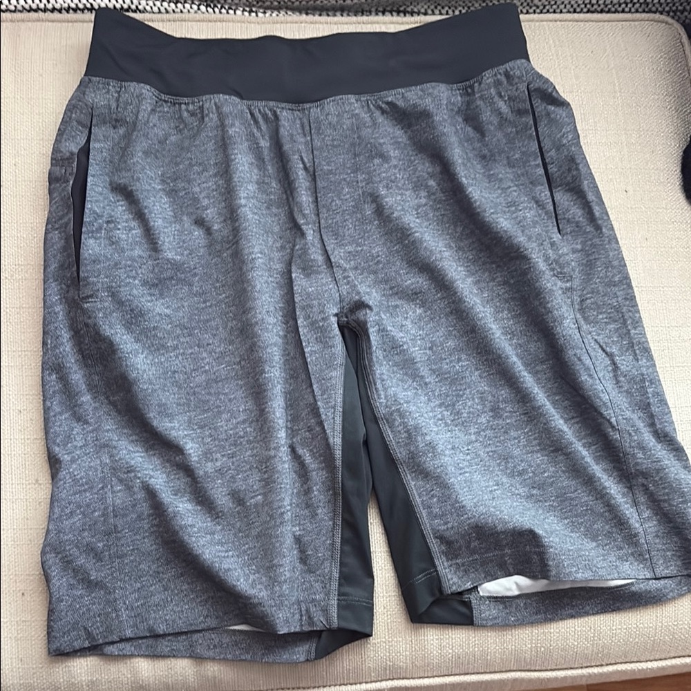 Lululemon the linerless short 9”